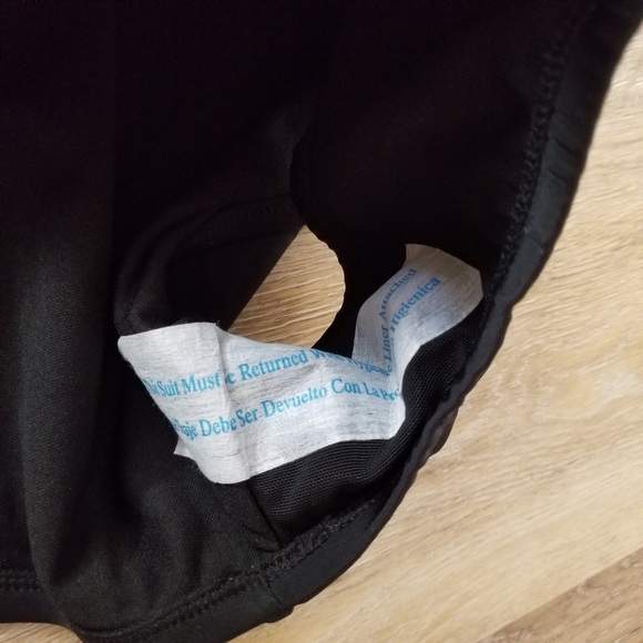 NWOT Kona Sol Black Scallop Edge One Piece Swimsuit Size 22 - Picture 6 of 7